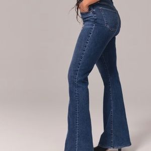 A&F Women's curve love ultra high rise, stretch flare dark wash jeans size 28/6